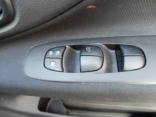 セレナ ハイウェイスターＳ－ＨＶアドバンスドセーフティパック　禁煙車　スマートキー　プッシュスタート　アイドリングストップ　両側パワースライドドア　アラウンドビューモニター　フリップダウンモニター　ＨＤＤナビ　フルセグ　ＣＤ　ＤＶＤ　ＥＴＣ（40枚目）