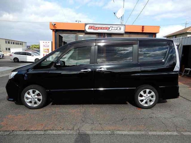 セレナ ハイウェイスター　Ｖセレクション　禁煙車　スマートキー２個　プッシュスタート　両側パワースライドドア　ＨＤＤナビ　フルセグ　ＣＤ　ＤＶＤ　Ｂｌｕｅｔｏｏｔｈ　バックカメラ　フリップダウンモニター　ＥＴＣ（7枚目）