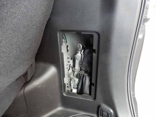 セレナ ハイウェイスター　Ｖセレクション　禁煙車　スマートキー２個　プッシュスタート　両側パワースライドドア　ＨＤＤナビ　フルセグ　ＣＤ　ＤＶＤ　Ｂｌｕｅｔｏｏｔｈ　バックカメラ　フリップダウンモニター　ＥＴＣ（75枚目）