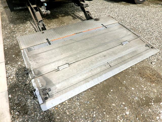 冷蔵冷凍車 格納Pゲート -30℃ スタンバイ 3t 6速(10枚目)