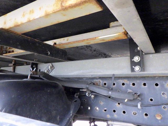 エルフトラック 　２トン　低温冷蔵冷凍車　４ＷＤ　２室式　スタンバイ　ハイキャブ　セミワイドロング　－３０度　荷台床ステンレス　両サイドドア　ＬＥＤサイドマーカー　ＥＴＣ　バックカメラ　２０００ｋｇ　ＡＴ（46枚目）
