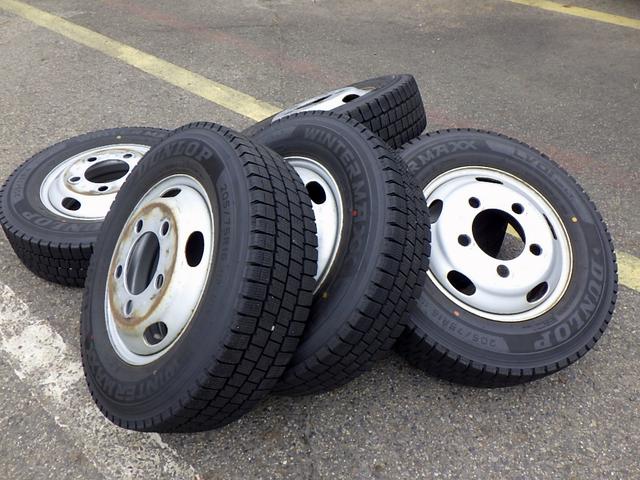 エルフトラック 　２トン　低温冷蔵冷凍車　４ＷＤ　２室式　スタンバイ　ハイキャブ　セミワイドロング　－３０度　荷台床ステンレス　両サイドドア　ＬＥＤサイドマーカー　ＥＴＣ　バックカメラ　２０００ｋｇ　ＡＴ（48枚目）