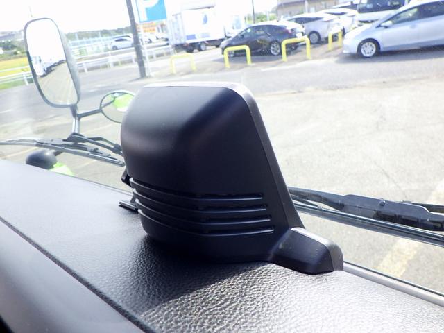 キャンター 　１．９トン　Ｗキャブ　平ボディー　荷台セミワイドロング　リアクーラー　全低床　荷台床鉄板張り　フック３対　ロープ穴３対　衝突軽減　車線逸脱警報　バックカメラ　ドラレコ　ナビＴＶ　１９００ｋｇ　ＡＴ（49枚目）