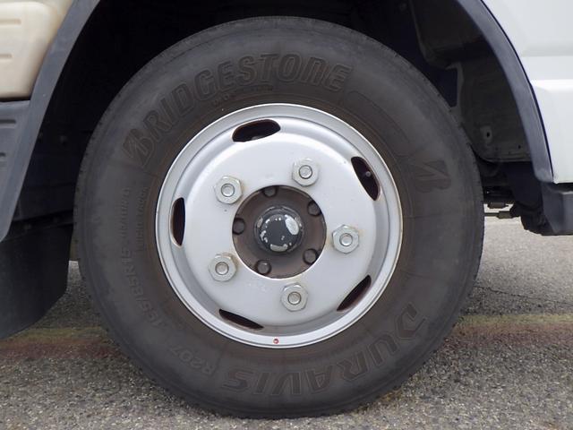 キャンター 　１．８５トン　低温冷蔵冷凍車　－３０度　荷台セミワイドセミロング　スタンバイ　荷台床ステンレス　左サイドドア　簡易仕切り扉　衝突軽減ブレーキ　車線逸脱警報　バックモニター　１８５０ｋｇ　５ＭＴ（33枚目）
