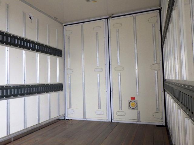 キャンター 　１．８５トン　低温冷蔵冷凍車　－３０度　荷台セミワイドセミロング　スタンバイ　荷台床ステンレス　左サイドドア　簡易仕切り扉　衝突軽減ブレーキ　車線逸脱警報　バックモニター　１８５０ｋｇ　５ＭＴ（41枚目）
