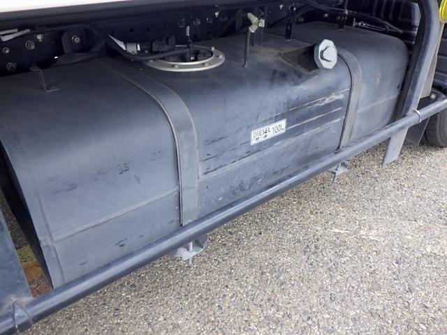 キャンター 　１．８５トン　低温冷蔵冷凍車　－３０度　荷台セミワイドセミロング　スタンバイ　荷台床ステンレス　左サイドドア　簡易仕切り扉　衝突軽減ブレーキ　車線逸脱警報　バックモニター　１８５０ｋｇ　５ＭＴ（46枚目）