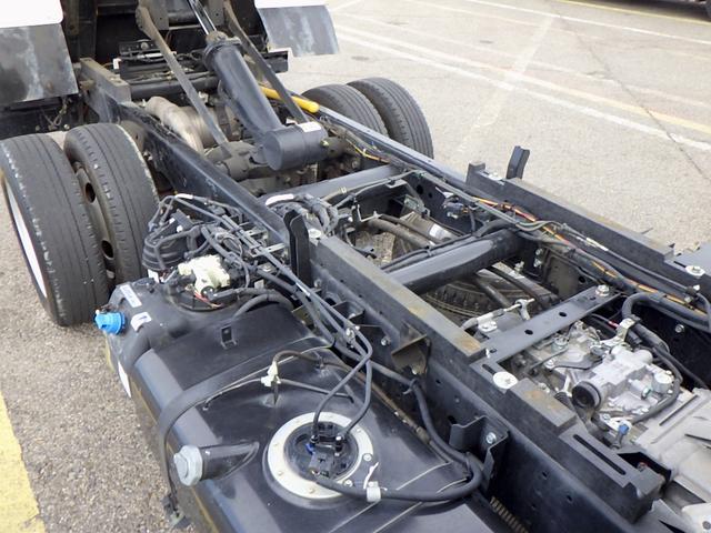 キャンター 　２トン　土砂ダンプ　全低床　カスタムグレード　標準１０尺　３方開　コボレーン　メッキバンパー　衝突軽減ブレーキ　横滑り防止装置　車線逸脱警報　ナビＴＶ　ドラレコ　スマートキー　２０００ｋｇ　５ＭＴ（41枚目）