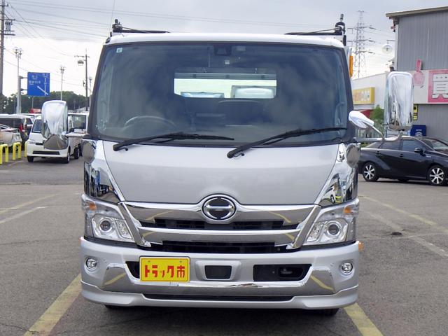 デュトロ 　２．８トン　キャリアカー　２台積み　ハイグレード　リアサス圧縮　ハイジャッキ　ラジコン　チェーンウインチ　ステンレス工具箱　磁気サス運転席シート　衝突軽減ブレーキ　バックカメラ　２８００ｋｇ　６ＭＴ（3枚目）
