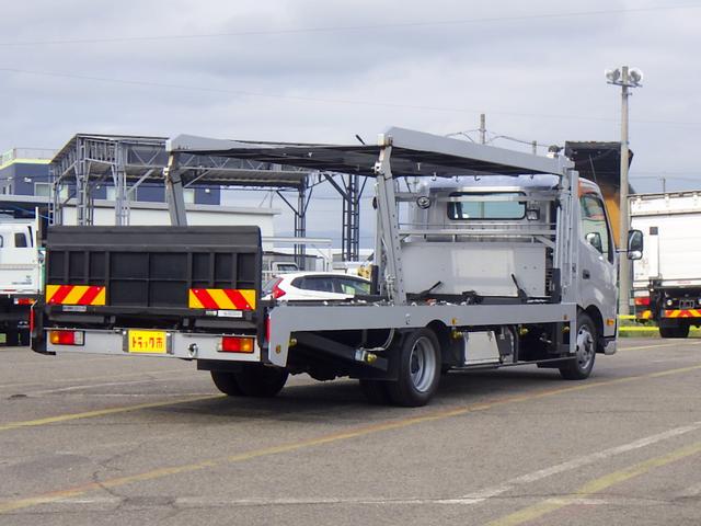 デュトロ 　２．８トン　キャリアカー　２台積み　ハイグレード　リアサス圧縮　ハイジャッキ　ラジコン　チェーンウインチ　ステンレス工具箱　磁気サス運転席シート　衝突軽減ブレーキ　バックカメラ　２８００ｋｇ　６ＭＴ（34枚目）