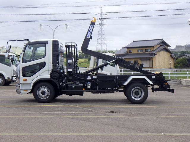 ファイター 　３．５トン　アームロール　脱着装置付きコンテナ専用車　ラダー付きバックステージ　衝突軽減ブレーキ　車線逸脱警報　横滑り防止装置　クルーズコントロール　ミラーヒーター　３５００ｋｇ　６ＭＴ（4枚目）