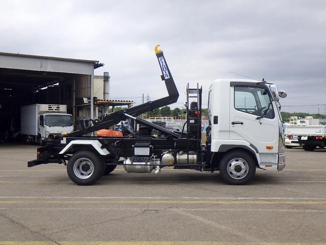 ファイター 　３．５トン　アームロール　脱着装置付きコンテナ専用車　ラダー付きバックステージ　衝突軽減ブレーキ　車線逸脱警報　横滑り防止装置　クルーズコントロール　ミラーヒーター　３５００ｋｇ　６ＭＴ（5枚目）