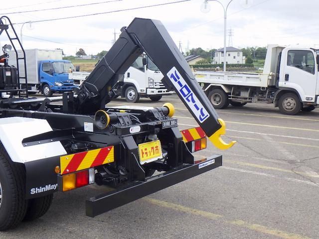 ファイター 　３．５トン　アームロール　脱着装置付きコンテナ専用車　ラダー付きバックステージ　衝突軽減ブレーキ　車線逸脱警報　横滑り防止装置　クルーズコントロール　ミラーヒーター　３５００ｋｇ　６ＭＴ（8枚目）