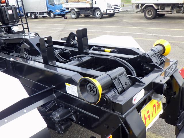 ファイター 　３．５トン　アームロール　脱着装置付きコンテナ専用車　ラダー付きバックステージ　衝突軽減ブレーキ　車線逸脱警報　横滑り防止装置　クルーズコントロール　ミラーヒーター　３５００ｋｇ　６ＭＴ（38枚目）