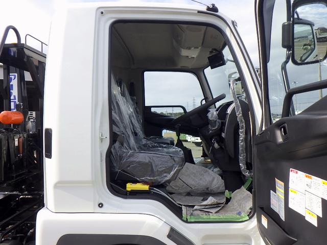ファイター 　３．５トン　アームロール　脱着装置付きコンテナ専用車　ラダー付きバックステージ　衝突軽減ブレーキ　車線逸脱警報　横滑り防止装置　クルーズコントロール　ミラーヒーター　３５００ｋｇ　６ＭＴ（44枚目）