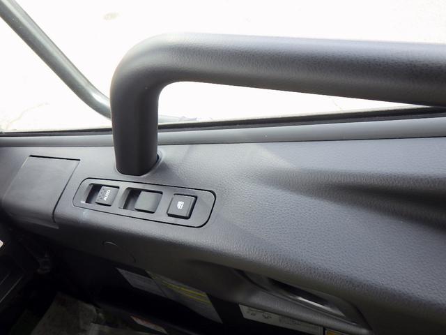 ファイター 　３．５トン　アームロール　脱着装置付きコンテナ専用車　ラダー付きバックステージ　衝突軽減ブレーキ　車線逸脱警報　横滑り防止装置　クルーズコントロール　ミラーヒーター　３５００ｋｇ　６ＭＴ（49枚目）