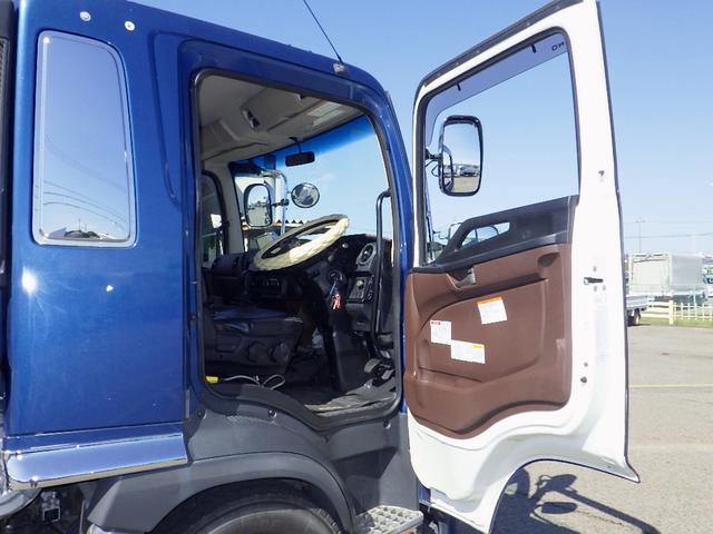 ヒノレンジャー 　８トン　脱着装置付コンテナ専用車　増トン　ベッド付き　新明和アームロール　コンテナ用コボレーン接続カプラ　キャブバックステージ　衝突軽減ブレーキ　車線逸脱警報　運転席シートヒーター　８０００ｋｇ　ＡＴ（44枚目）