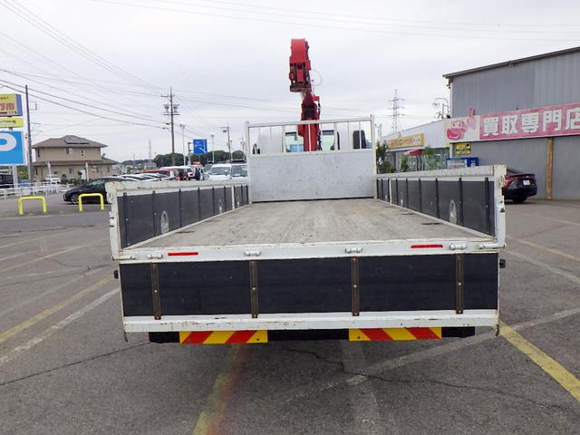 フォワード  2.45トン 4段クレーン付き平ボディー ラジコン フックイン 2.93t吊り 差し違いアウトリガー 左右アオリバランサー ユニック 衝突軽減ブレーキ 坂道発進補助装置 ETC 2450kg 6MT(7枚目)