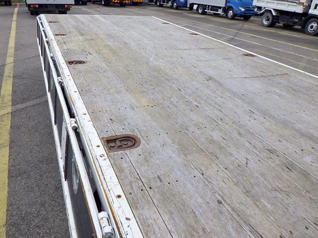 フォワード  2.45トン 4段クレーン付き平ボディー ラジコン フックイン 2.93t吊り 差し違いアウトリガー 左右アオリバランサー ユニック 衝突軽減ブレーキ 坂道発進補助装置 ETC 2450kg 6MT(9枚目)