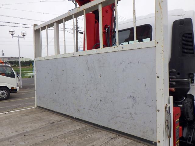 フォワード  2.45トン 4段クレーン付き平ボディー ラジコン フックイン 2.93t吊り 差し違いアウトリガー 左右アオリバランサー ユニック 衝突軽減ブレーキ 坂道発進補助装置 ETC 2450kg 6MT(10枚目)