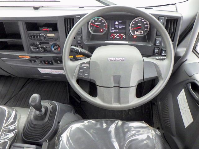 フォワード  2.45トン 4段クレーン付き平ボディー ラジコン フックイン 2.93t吊り 差し違いアウトリガー 左右アオリバランサー ユニック 衝突軽減ブレーキ 坂道発進補助装置 ETC 2450kg 6MT(17枚目)