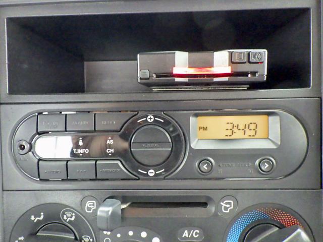 フォワード  2.45トン 4段クレーン付き平ボディー ラジコン フックイン 2.93t吊り 差し違いアウトリガー 左右アオリバランサー ユニック 衝突軽減ブレーキ 坂道発進補助装置 ETC 2450kg 6MT(19枚目)