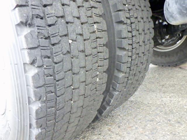 フォワード  2.45トン 4段クレーン付き平ボディー ラジコン フックイン 2.93t吊り 差し違いアウトリガー 左右アオリバランサー ユニック 衝突軽減ブレーキ 坂道発進補助装置 ETC 2450kg 6MT(30枚目)