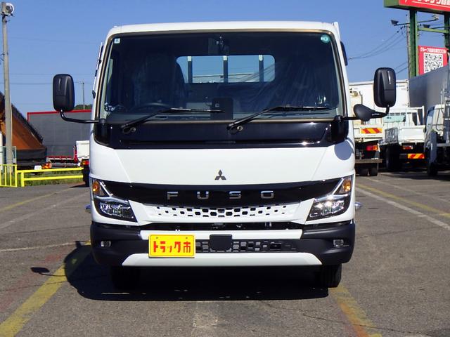 キャンター 2.9トン 平ボディー ワイド超ロング 現行モデル 10インチ液晶メーター 左右アオリバランサー 磁気サスシート 衝突軽減ブレーキ 車線逸脱警報 交通標識認識機能 バックモニター 2900kg AT(3枚目)