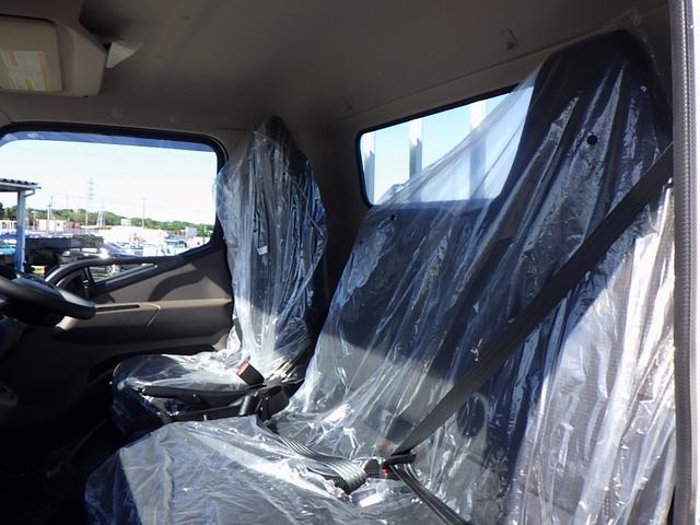 キャンター 2.9トン 平ボディー ワイド超ロング 現行モデル 10インチ液晶メーター 左右アオリバランサー 磁気サスシート 衝突軽減ブレーキ 車線逸脱警報 交通標識認識機能 バックモニター 2900kg AT(11枚目)