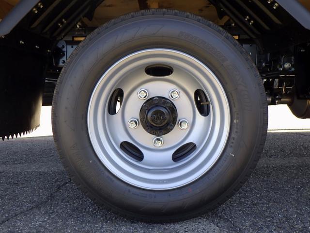 キャンター 2.9トン 平ボディー ワイド超ロング 現行モデル 10インチ液晶メーター 左右アオリバランサー 磁気サスシート 衝突軽減ブレーキ 車線逸脱警報 交通標識認識機能 バックモニター 2900kg AT(24枚目)