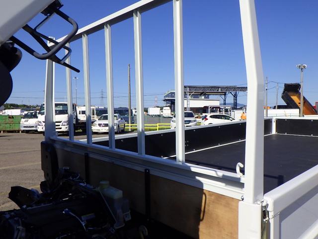 キャンター 2.9トン 平ボディー ワイド超ロング 現行モデル 10インチ液晶メーター 左右アオリバランサー 磁気サスシート 衝突軽減ブレーキ 車線逸脱警報 交通標識認識機能 バックモニター 2900kg AT(41枚目)