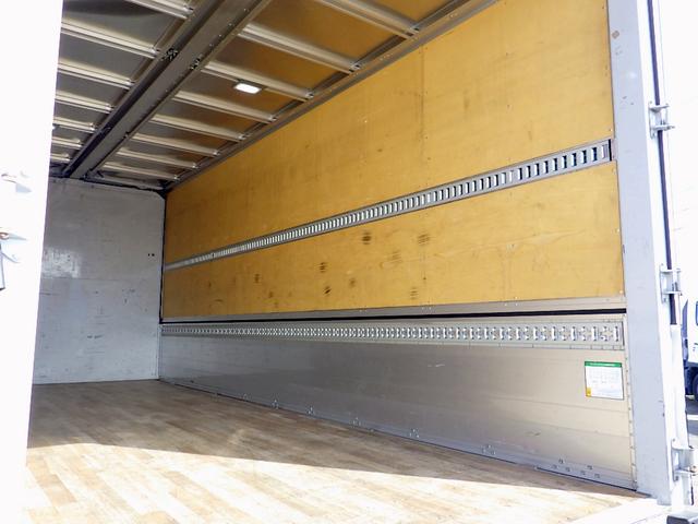 フォワード 2.75トン アルミウイング 620 標準幅 ラッシングレール2段 床木製 引き出しフック5対 左右あおり開閉補助 リア車高調整付エアサス メッキパーツ 衝突被害軽減ブレーキ バックモニター ETC(13枚目)