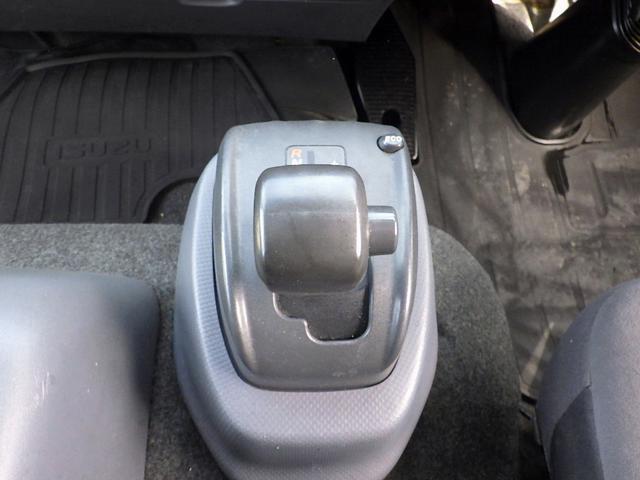 フォワード 2.75トン アルミウイング 620 標準幅 ラッシングレール2段 床木製 引き出しフック5対 左右あおり開閉補助 リア車高調整付エアサス メッキパーツ 衝突被害軽減ブレーキ バックモニター ETC(16枚目)