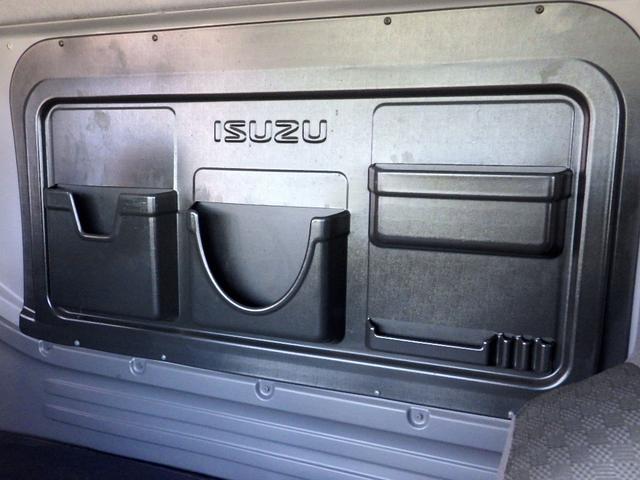 フォワード 2.75トン アルミウイング 620 標準幅 ラッシングレール2段 床木製 引き出しフック5対 左右あおり開閉補助 リア車高調整付エアサス メッキパーツ 衝突被害軽減ブレーキ バックモニター ETC(24枚目)