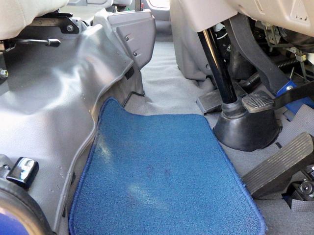 シビリアンバス 　マイクロバス　ロング　ＳＶグレード　２９人乗り　自動スイングドア　オートステップ　３段ステップ　左電調ミラー　リアワイパー　デフォガ　プライバシーガラス　冷蔵庫　デジタル時計　純正ラジオ　ＥＴＣ　ＡＴ（28枚目）