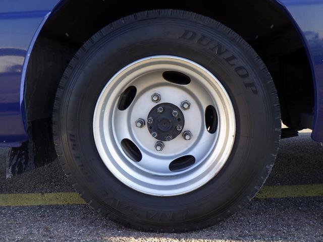 シビリアンバス 　マイクロバス　ロング　ＳＶグレード　２９人乗り　自動スイングドア　オートステップ　３段ステップ　左電調ミラー　リアワイパー　デフォガ　プライバシーガラス　冷蔵庫　デジタル時計　純正ラジオ　ＥＴＣ　ＡＴ（38枚目）