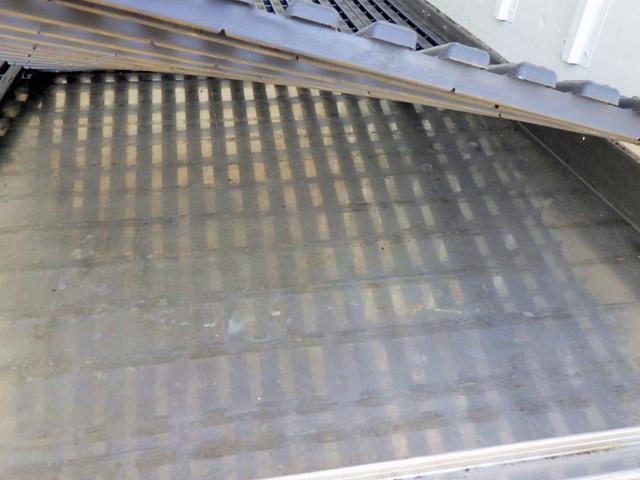 ダイナトラック 2トン 冷蔵冷凍車 -22℃から35℃設定 標準キャビン 荷台セミワイド10尺 4WD 左スライドドア 荷台床ステンレス 樹脂製スノコ 衝突軽減 車線逸脱警報 保証書 2000kg 3人乗 5MT(12枚目)