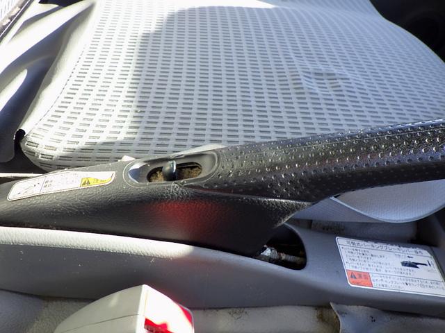 ダイナトラック 2トン 冷蔵冷凍車 -22℃から35℃設定 標準キャビン 荷台セミワイド10尺 4WD 左スライドドア 荷台床ステンレス 樹脂製スノコ 衝突軽減 車線逸脱警報 保証書 2000kg 3人乗 5MT(22枚目)