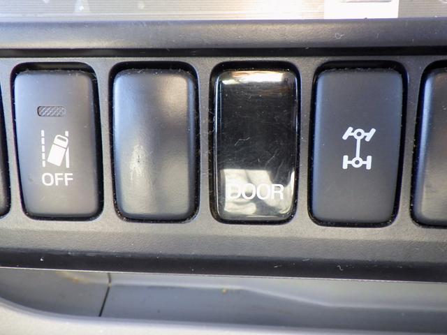 ダイナトラック 2トン 冷蔵冷凍車 -22℃から35℃設定 標準キャビン 荷台セミワイド10尺 4WD 左スライドドア 荷台床ステンレス 樹脂製スノコ 衝突軽減 車線逸脱警報 保証書 2000kg 3人乗 5MT(26枚目)