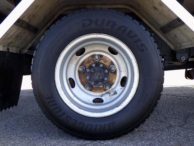 エルフトラック 2トン 冷蔵冷凍車 低温 -30℃から30℃設定 ワイドキャビン 荷台ワイドロング 荷室床板アルミ縞板 ラッシング2段 リア3枚観音扉 左スライドドア 坂道補助 2000kg 3人乗 6MT(40枚目)