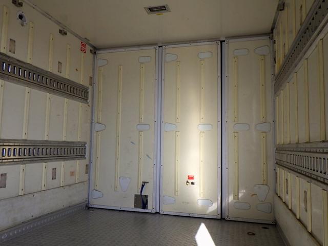 エルフトラック 2トン 冷蔵冷凍車 低温 -30℃から30℃設定 ワイドキャビン 荷台ワイドロング 荷室床板アルミ縞板 ラッシング2段 リア3枚観音扉 左スライドドア 坂道補助 2000kg 3人乗 6MT(47枚目)