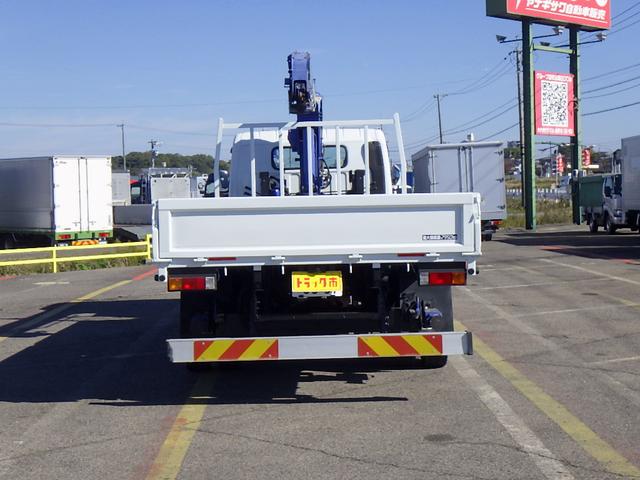 キャンター 2.95トン 3段クレーン ワイド 超々ロング リアジャッキ 2.93t吊 ラジコン フックイン 差し違いアウトリガー リアアウトリガー付 床鉄板 5方開 あおり中間支柱外し可 2950kg 5MT(6枚目)