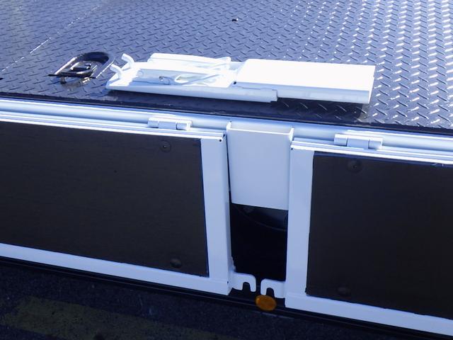 キャンター 2.95トン 3段クレーン ワイド 超々ロング リアジャッキ 2.93t吊 ラジコン フックイン 差し違いアウトリガー リアアウトリガー付 床鉄板 5方開 あおり中間支柱外し可 2950kg 5MT(9枚目)