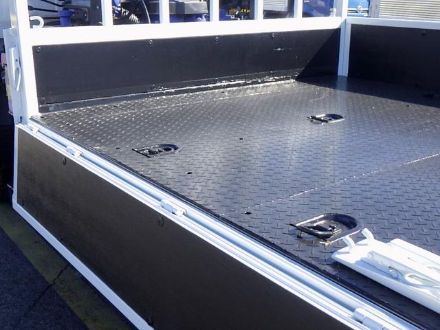 キャンター 2.95トン 3段クレーン ワイド 超々ロング リアジャッキ 2.93t吊 ラジコン フックイン 差し違いアウトリガー リアアウトリガー付 床鉄板 5方開 あおり中間支柱外し可 2950kg 5MT(10枚目)