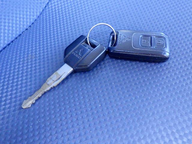 キャンター 2.95トン 3段クレーン ワイド 超々ロング リアジャッキ 2.93t吊 ラジコン フックイン 差し違いアウトリガー リアアウトリガー付 床鉄板 5方開 あおり中間支柱外し可 2950kg 5MT(52枚目)