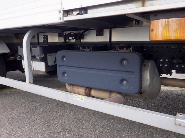 フォワード 　３．０５トン　冷蔵冷凍車　－３０℃　５７０　標準幅　格納パワーゲート　ＰＧラジコン　両側サイドドア　システムフロア　ラッシング２段　　衝突軽減　坂道補助　キーレス　アルミホイール　３０５０ｋｇ　ＡＴ（38枚目）