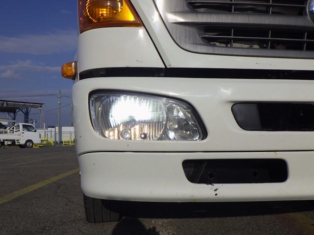 ヒノレンジャー 　３．７トン　平ボディー　アルミＨｉブロック　標準キャブ　荷台標準幅　６００ボディー　リアエアサス　床板　あおり開閉補助装置　荷台埋込みフック１４対　スタンション穴３個　保証書　３７００ｋｇ　６ＭＴ（3枚目）