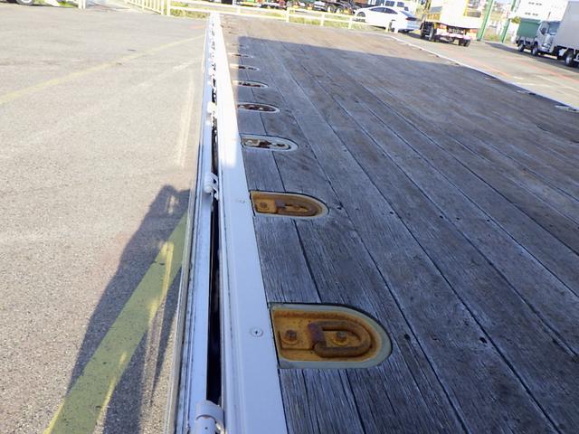 ヒノレンジャー 　３．７トン　平ボディー　アルミＨｉブロック　標準キャブ　荷台標準幅　６００ボディー　リアエアサス　床板　あおり開閉補助装置　荷台埋込みフック１４対　スタンション穴３個　保証書　３７００ｋｇ　６ＭＴ（12枚目）