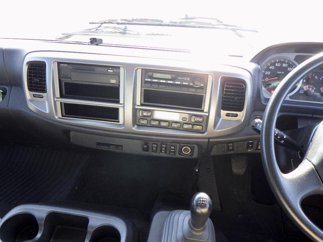 ヒノレンジャー 　３．７トン　平ボディー　アルミＨｉブロック　標準キャブ　荷台標準幅　６００ボディー　リアエアサス　床板　あおり開閉補助装置　荷台埋込みフック１４対　スタンション穴３個　保証書　３７００ｋｇ　６ＭＴ（20枚目）