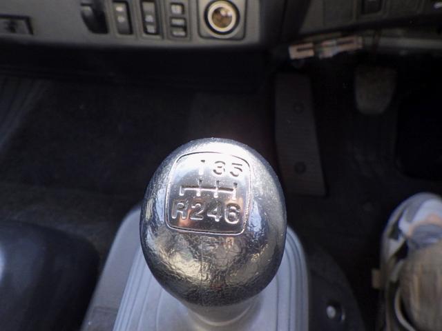 ヒノレンジャー 　３．７トン　平ボディー　アルミＨｉブロック　標準キャブ　荷台標準幅　６００ボディー　リアエアサス　床板　あおり開閉補助装置　荷台埋込みフック１４対　スタンション穴３個　保証書　３７００ｋｇ　６ＭＴ（22枚目）