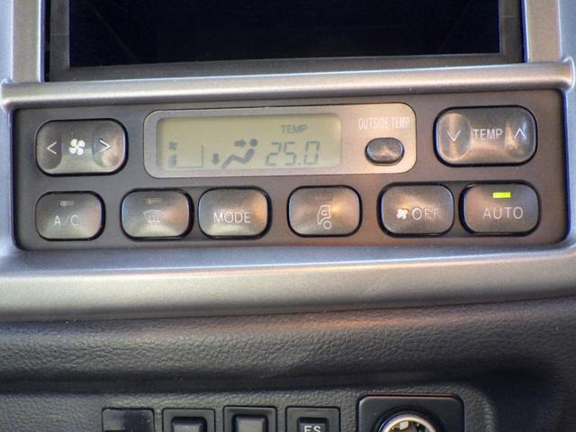 ヒノレンジャー 　３．７トン　平ボディー　アルミＨｉブロック　標準キャブ　荷台標準幅　６００ボディー　リアエアサス　床板　あおり開閉補助装置　荷台埋込みフック１４対　スタンション穴３個　保証書　３７００ｋｇ　６ＭＴ（27枚目）